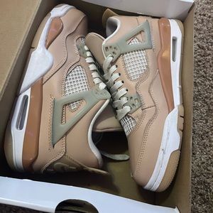 JORDAN 4 WOMENS 7.5 “Shimmers”